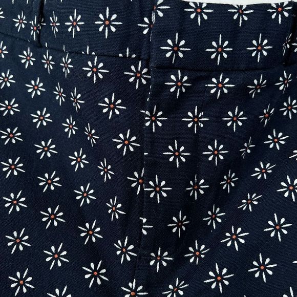 Banana Republic Navy Blue w Red Geometric Print Patterned Shorts | Size 0 - Picture 3 of 8